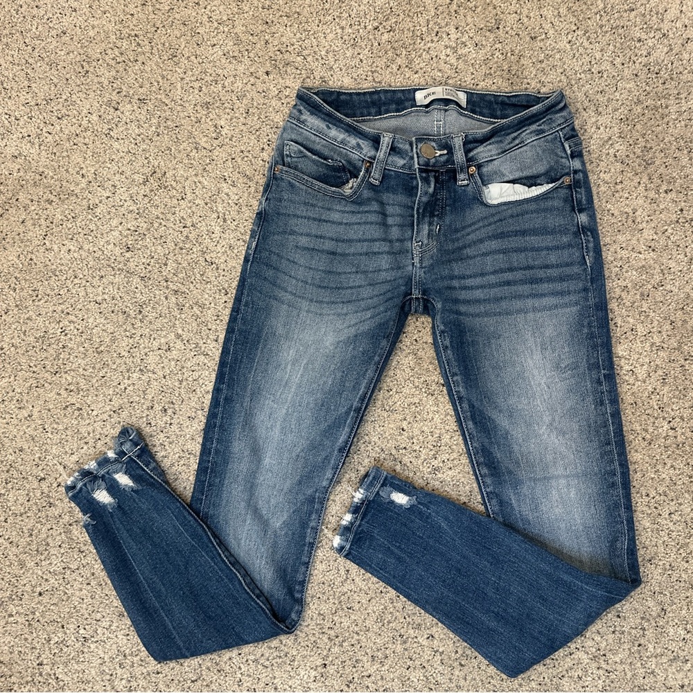BKE Stella low-rise slim fit jeans - distressed ankles